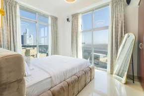 Minimalist 3 BR in Marina with Sea View
